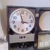 ساعت دیواری قدیمی