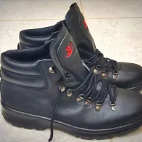 کفش کار و کوهنوردی|کیف، کفش، کمربند|شهرکرد, |دیوار