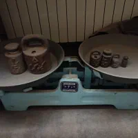 ترازوی قدیمی نو