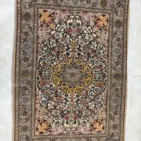 قالی دستباف ابریشم در ابریشم ۷صدتایی مستقیم بافنده