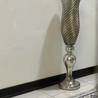 گلدان بزرگ کنار سالنی