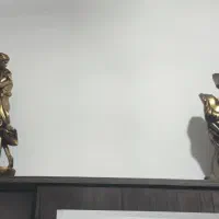 دو عدد مجسمه عشق