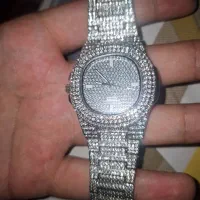 ساعت نگین دار