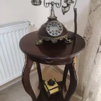 میز تلفن و تلفن