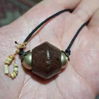تعدای مهره چشم نظر لاجورد افغانستان وهپاپ قرمز|کلکسیون اشیاء عتیقه|تهران, خانی‌آباد|دیوار