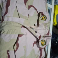 فروش لباس نظامی وکفش در تعداد زیاد