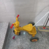 سه چرخه کودک طرح مورچه|اسباب‌بازی بچه|اصفهان, باغ فدک|دیوار