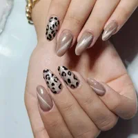 خدمات ناخن و اکستنشن مژه