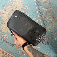 بادی بگ|لباس|اصفهان, رکن الدوله شرقی|دیوار