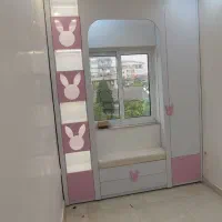 نقاشی ساختمان و چوب و محوطه
