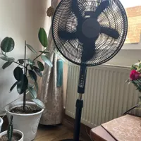 پنکه ایستاده دارای کنترل چرخان