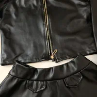 کراپ دامن چرم و پیراهن چرم بچگانه|کفش و لباس بچه|اسفراین, |دیوار