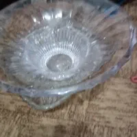 تعدادی بلور ومیوه خوری وشکلات خوری همه نو