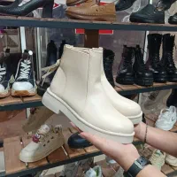 چک بوت و کیف زنانه  شرایط 2ماه|کیف، کفش، کمربند|حمیدیا, |دیوار