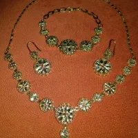 بدلیجات رنگ ثابت که با طلا مو نمیزنه