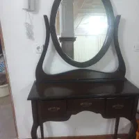 آیینه و کنسول