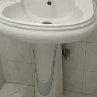 توالت فرنگی و روشویی