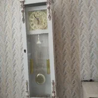 ساعت ایستاده تمیز و مرتب