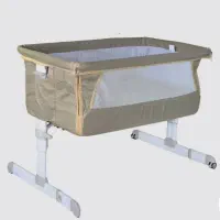 تخت کنار مادر