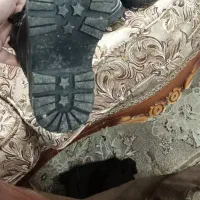 پوتین|کیف، کفش، کمربند|فومن, |دیوار