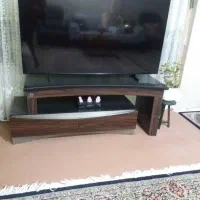 میز زیر تلویزیون