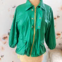 کاپشن کاملا نو سن ۸تا ۱۲ سال|لباس|رشت, پیرسرا|دیوار