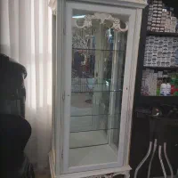 ویترین سفیدوکنسول لوازم ارایشی