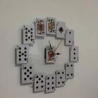 ساعت دیواری طرح ورق نو