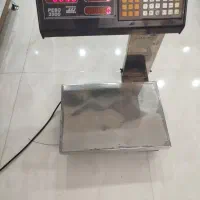 ترازوی الکترونیکی باظرفیت ۳۰کیلو گرم