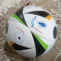 توپ فوتبال یورو