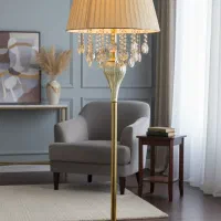اباژور ایستاده کنارسالنی مدل کاپ آروکا