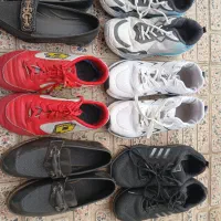 کفش|کیف، کفش، کمربند|خوی, |دیوار