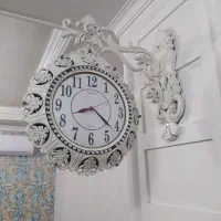 دو تا ساعت دیواری سالم