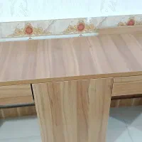 میز تحریر بزرگ وجادار