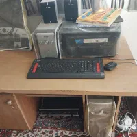 میز کامپیوتر با زیر پایی وصندلی چرخشی