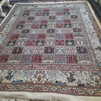 قالیچه دستباف ۵متری خشتی زیبا به ابعاد۲در۲و۵۰