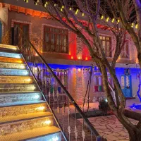 اقامتگاه بومگردی عمارت شمس