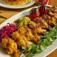 نیرو خدماتی خانوم جهت کار در کبابی