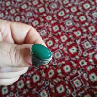 انگشتر عقیق سبز کشیده وکلاهدار.نقره.سایز۶۲