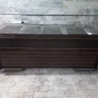 دوعدد میزمدیریت و ۹تا صندلی