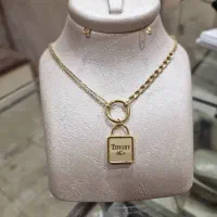 فروشنده خانم