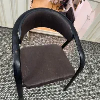 دو عدد صندلی