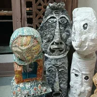 تعدادی مجسمه تکی و یکجا بفروش میرسد