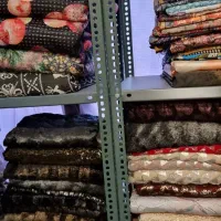 متراژ مختلف متنوع بصورت عمده لباس و مانتو زنانه|عمده‌فروشی|تهران, نیاوران|دیوار