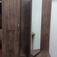 جاکفشی ایستاده به همراه آویز لباس