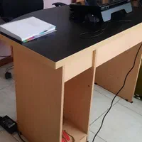 میز تحریر/کامپیوتر و صندلی چرخدار