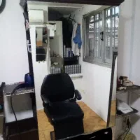 ویترین آرایشگاه. کشویی از بغل