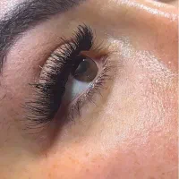 خدمات کاشت گیاهی پیرسینگ کاشت ناخن