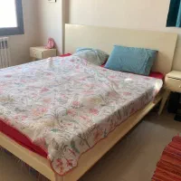 تخت تنها با پاتختی