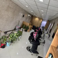 نیازمند همکار ارایشگر برای درصدی و‌اجاره صندلی